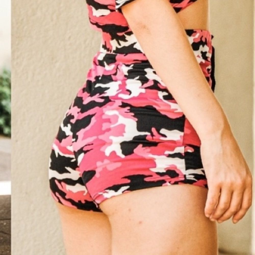 Codigo‎ Camo Shorts and Cropped Top Set - Picture 9 of 16